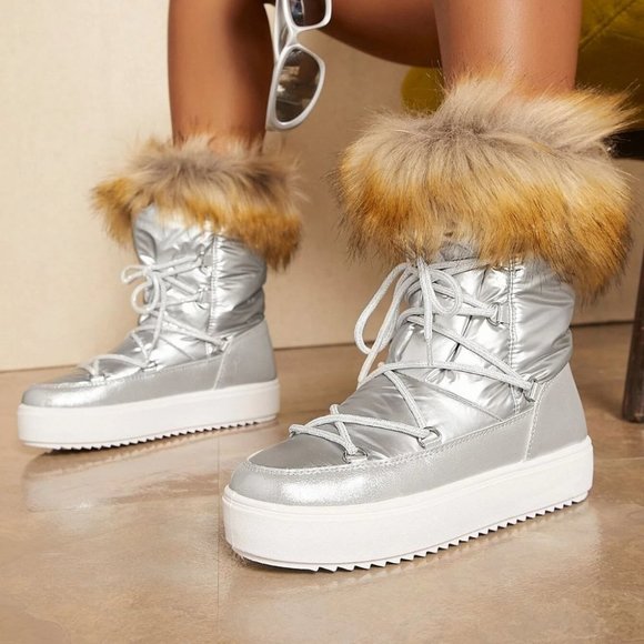 Silver Preppy womens Snow Boots - Picture 1 of 4